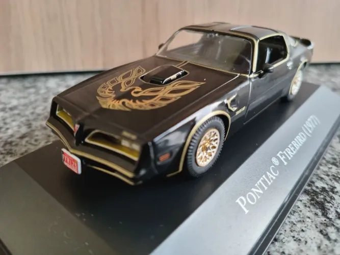 Pontiac Firebird 1977 - Miniatura