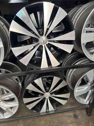 Jogo de rodas aro 18 5x100