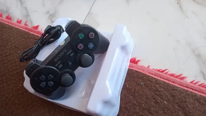 Controle DualShock 3 réplica do original PS3