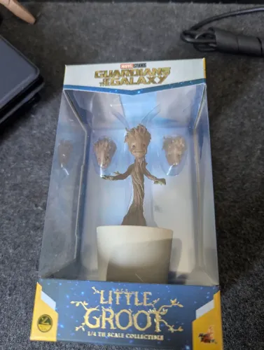 Colecionável - Little Groot - Hot toys