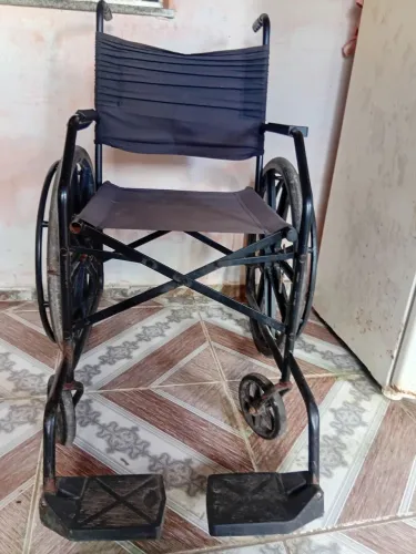 Vende se uma cadeira  de rodas po 150