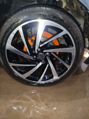 Rodas 17 com pneus bom
