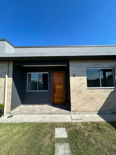 Casa Condomínio em Imbituba SC, 2 Quartos e Vaga de Garagem