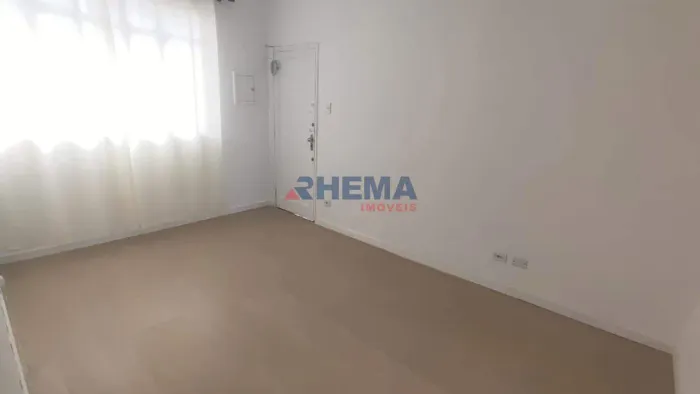 Apartamento Vila Belmiro com 2 Dormitórios Reformado