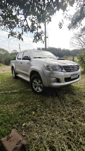Toyota Hilux CD SRV D4-d 4X4 3.0 TDI Diesel AUT 2013