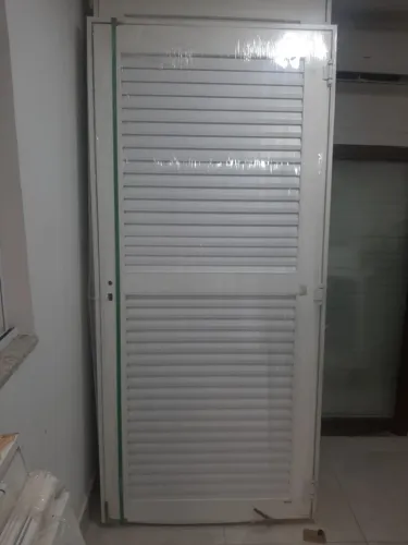 porta de abrir - Esquadrias de PVC