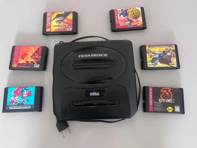 Console Sega Mega Drive 3 + 6 Cartuchos/Jogos (Sem Controles)