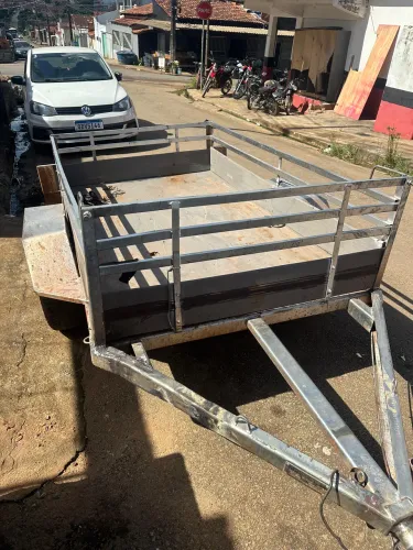 Vende se carretinha documentada ano 2020 valpato tamanho 1.20 por 2.00  R$5.000
