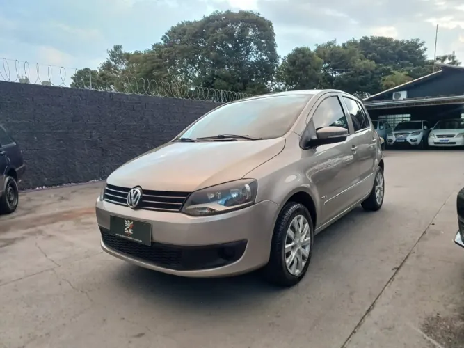 Volkswagen Fox 1.0 MI Total Flex 8V 5P 2011
