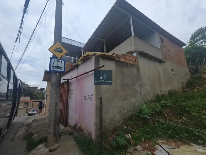 CASA A VENDA NO BAIRRO TUPI - 112M2 - 2 QUARTOS - NÃO FINANCIA - COMPRA E VENDA