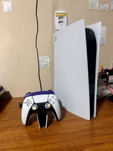 PS5 FAT DIGITAL E FISICO - ZERADO + 2 controles