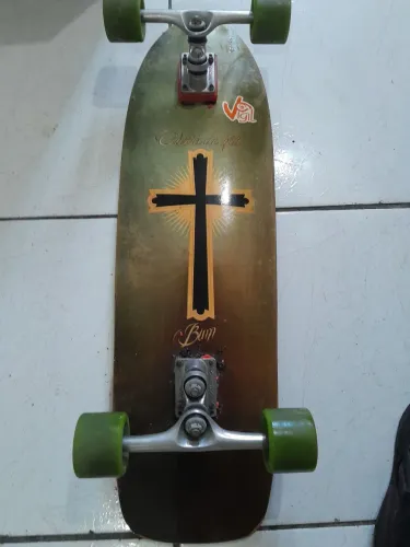 Skate long, lixa camuflada, trucks duplo Gurr wino, shape de primeira linha, trocar patchs