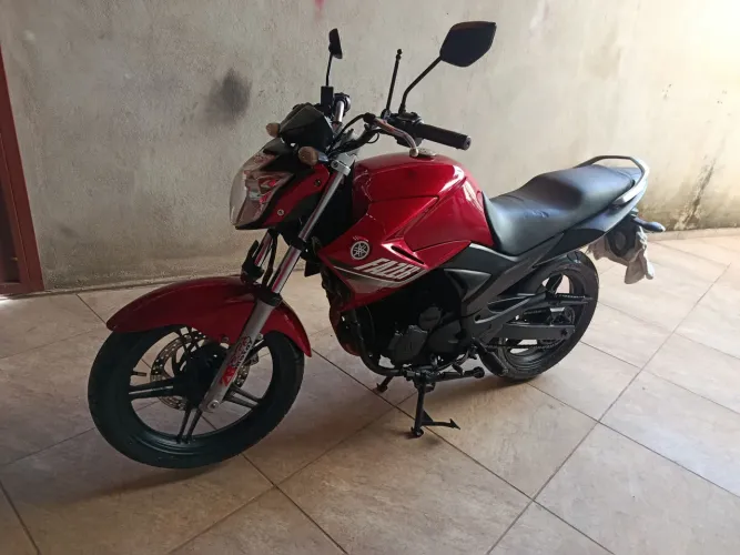 Vendo fazer 250 2012 aceito cartao Até 12x
