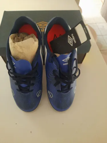 Chuteira umbro