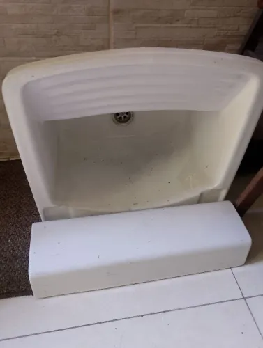 Vendo tanque deca com coluna e válvula branco 30 litros novo valor 350