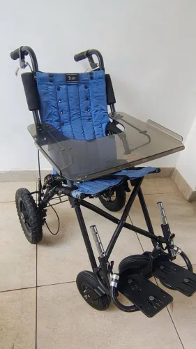 Carrinho postural pediátrico de alta performance Convaid Cruiser Scout(importado)