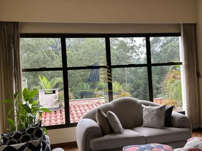 Moderna residência para venda com  telhado termoacústico, produção de energia solar com 24