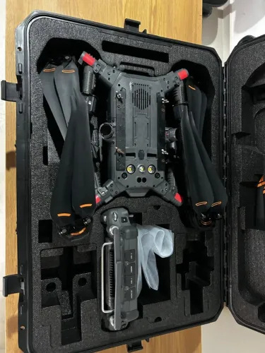 Drone DJI Matrice 350 RTK - R$ 45.500,00 - com 6 baterias e Estação de bateria inteligente