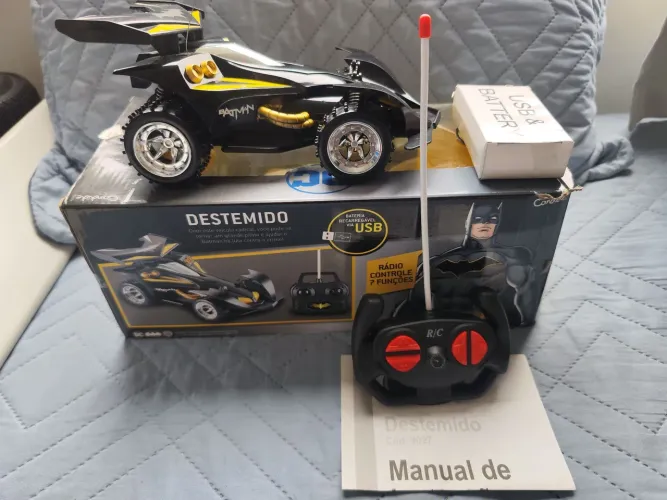 Batmóvel de controle remoto