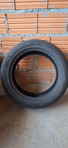 VENDO 4 PNEUS ARO 17  215/55