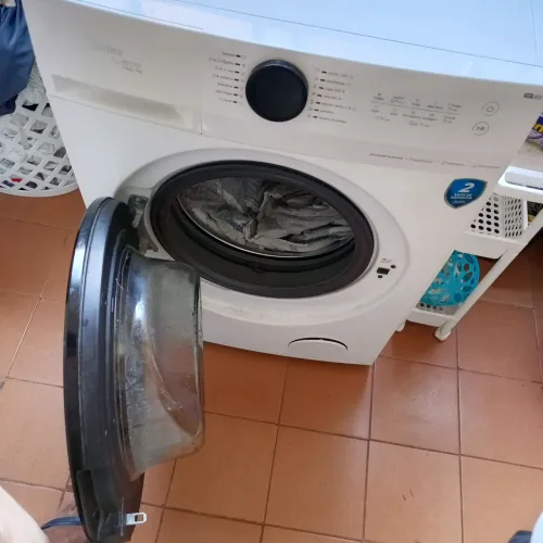 Vendo máquina lava e seca Midea, seminova. Contato: *