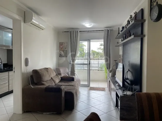 Imóvel para venda possui 77 metros quadrados com 3 quartos em Agronômica - Florianópolis -