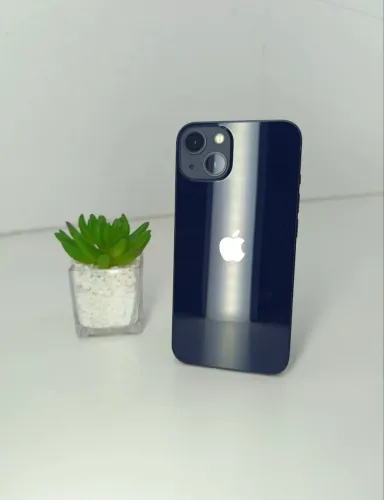 iPhone 13 azul escuro