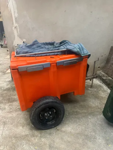 VENDO CARRINHO TÉRMICO 