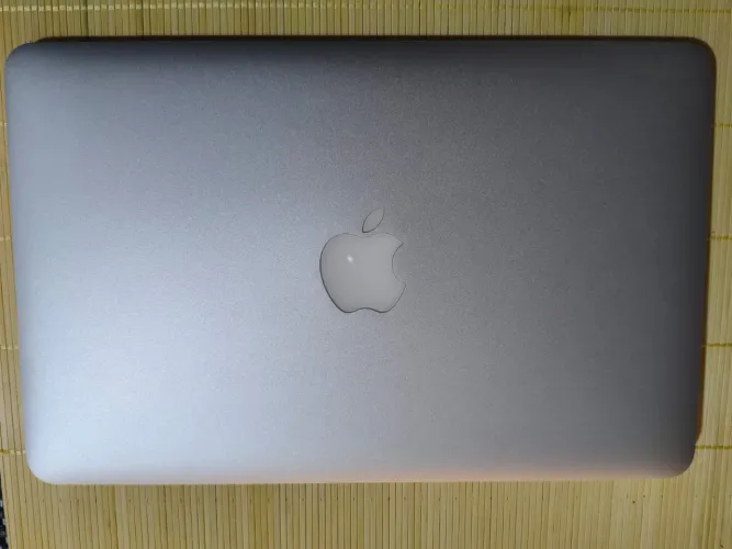 MacBook Air - 2014 / semi novo - Intel core i5 / 4Gb ram/ bateria 4h30