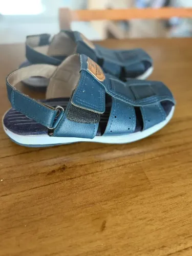 Sandália Molequinho novinho tamanho 31/32