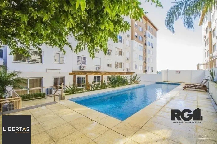 Apartamento no Urbano Menino Deus de 1 dormitório vaga e pátio PARA ALUGAR
