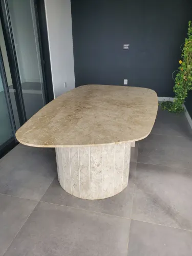 Mesa de mármore 