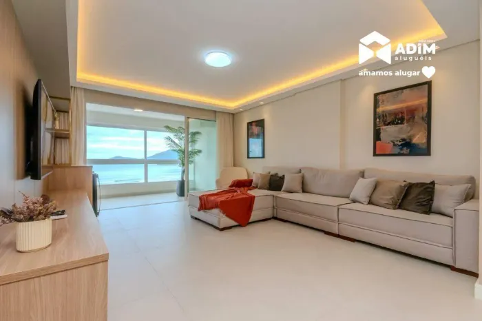 Aluguel anual: Apartamento com 216m² mobiliado e equipado frente mar com 3 suítes mais 1 q