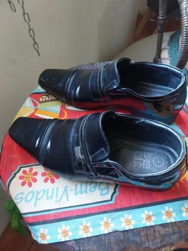 Sapato de verniz