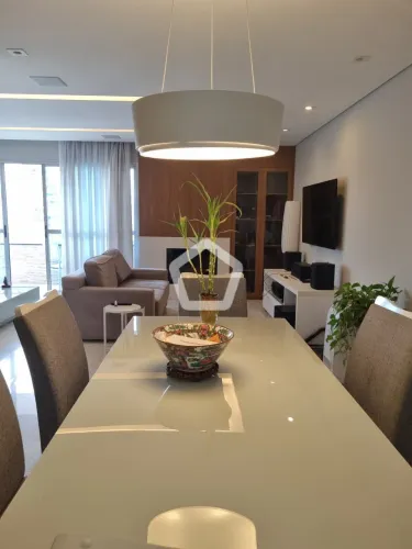 Apartamento para venda em Moema com 4 quartos, sendo 4 suítes, 178m²