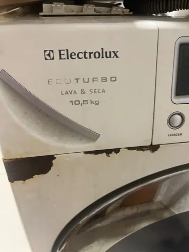 Máquina lava e seca com defeito
