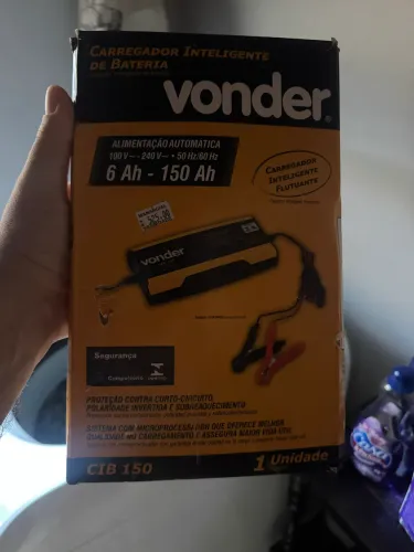 Este é um Carregador Inteligente de Bateria Vonder CIB 150