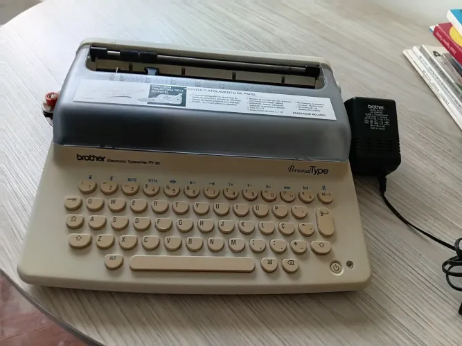 Máquina de Datilografia Elétrica PersonalType 