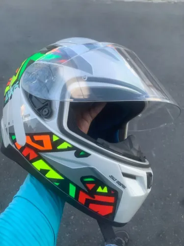 Capacete tamanho 60