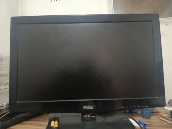 Vende-se tV + brinde
