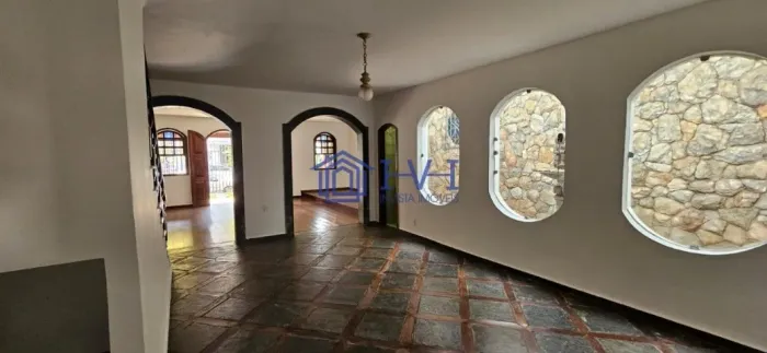 Casa para Aluguel no Santa Cruz | 4 Quartos, 2 Suítes, Piscina e 5 Vagas