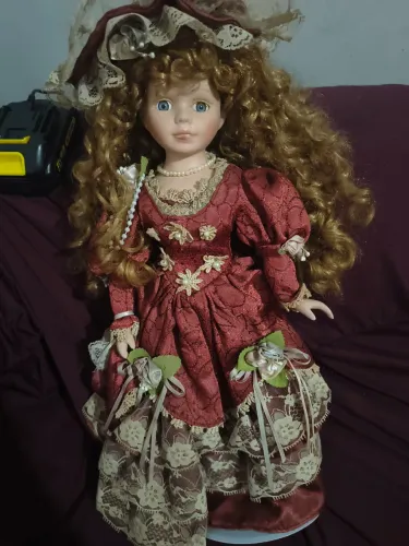 Boneca de porcelana