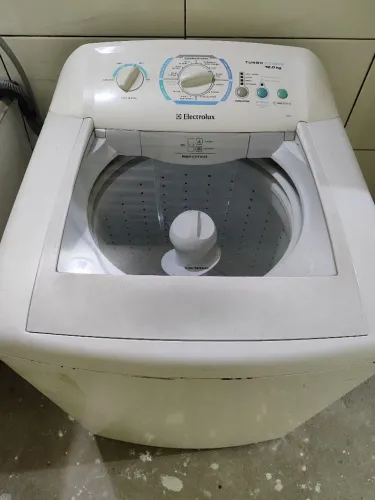 Vende-se máquina de lavar roupa Eletrolux