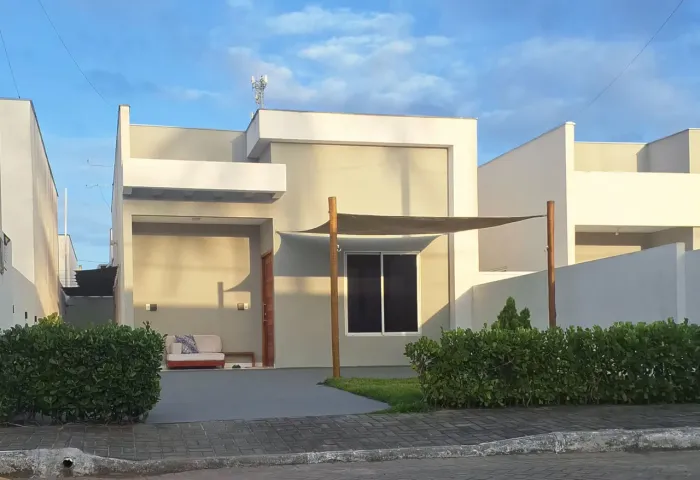 Linda Casa em Marechal Deodoro - Condomínio Fechado