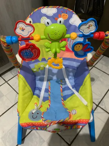 Vendo cadeirinha de balanço bem conservada canta musiquinha infantil