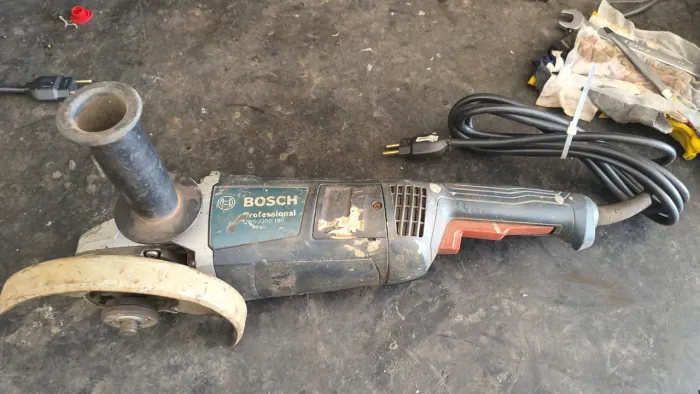 Esmerilhadeira Bosch GWS 2200-180