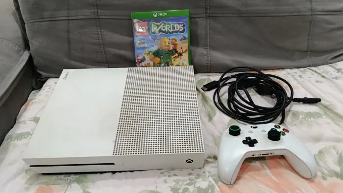 Xbox One S 512GB Seminovo