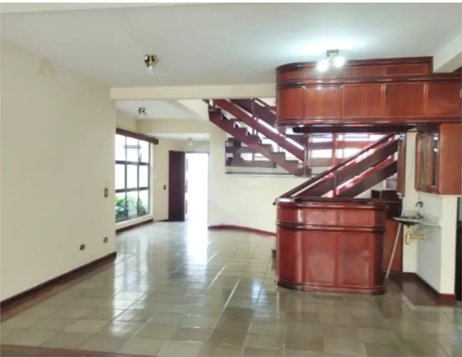 Duplex com 3 quartos à venda ou para locação em Centro - SP