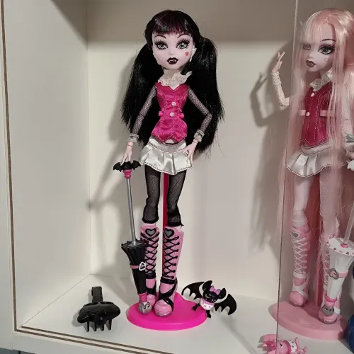 boneca Draculaura Monster High G1 leia