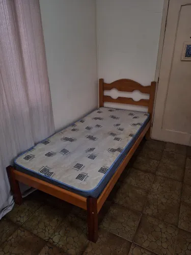 Cama de solteiro de madeira + colchão (opcional) - URGENTE!!!